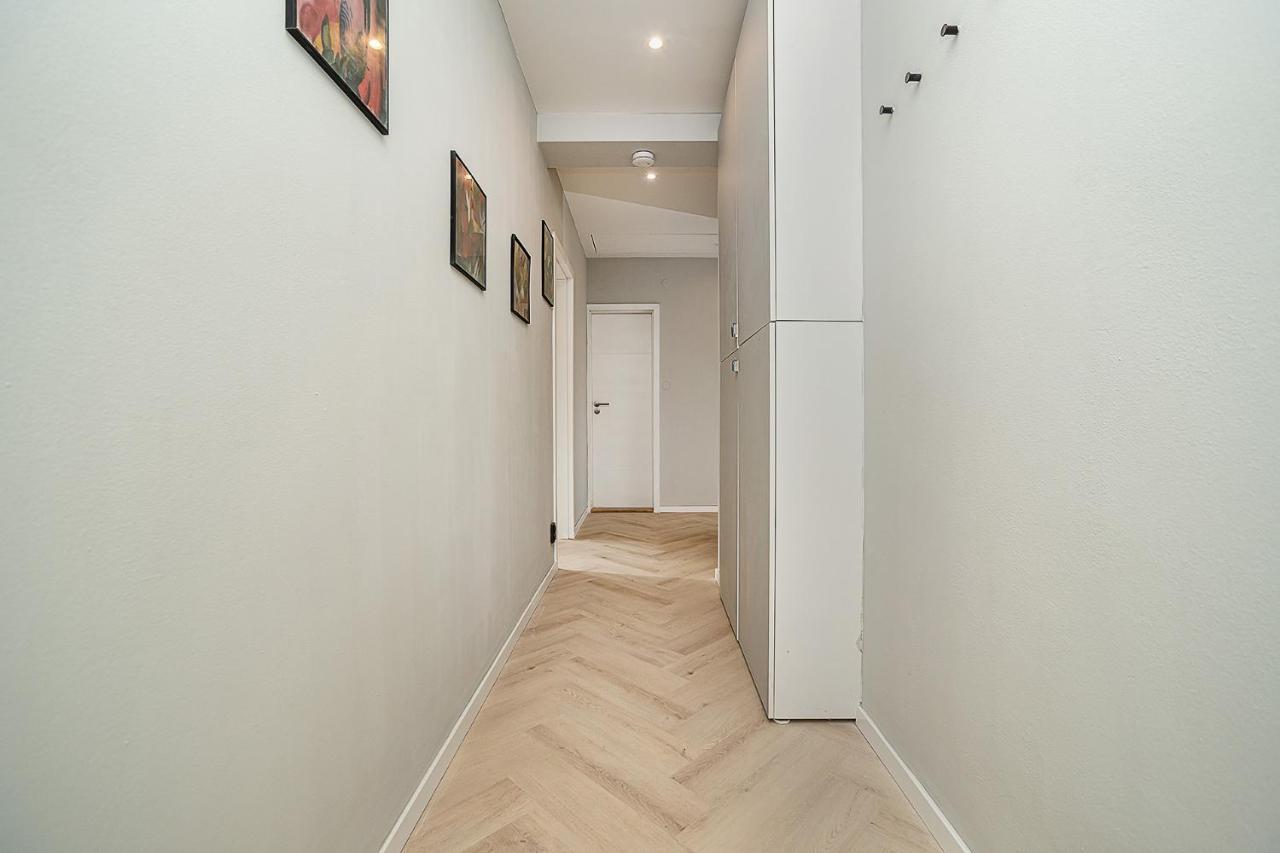 Big 4-Bedroom Flat, Terrace With Great Vitkov View 布拉格 外观 照片