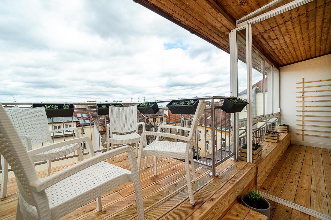 Big 4-Bedroom Flat, Terrace With Great Vitkov View 布拉格 外观 照片